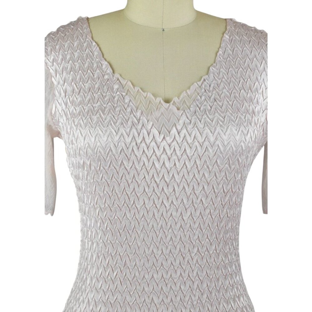 KV BY KOMAROV CHEVRON TEXTURED SATIN LIGHT PINK STRETCH TOP - Picture 2 of 7